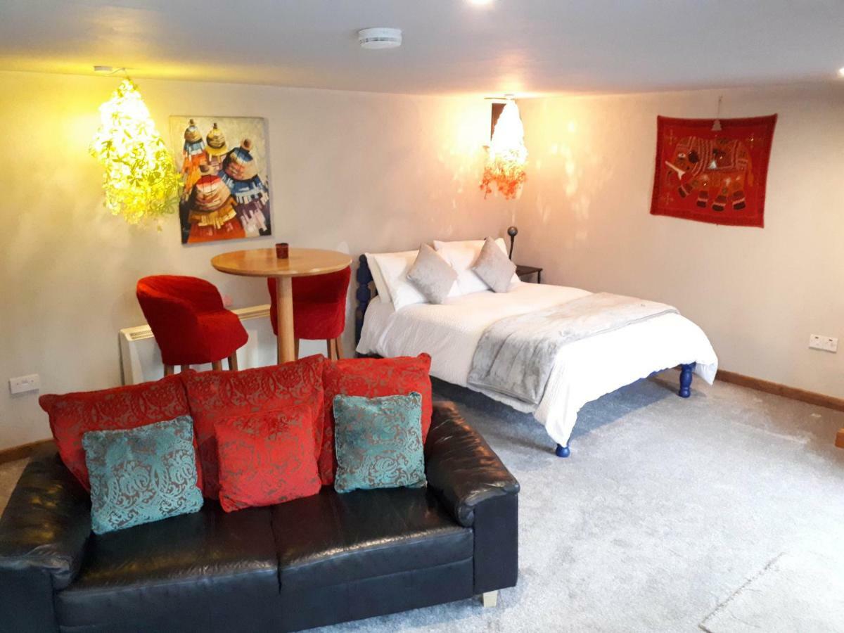 The Village Studio Apartments Moate Εξωτερικό φωτογραφία