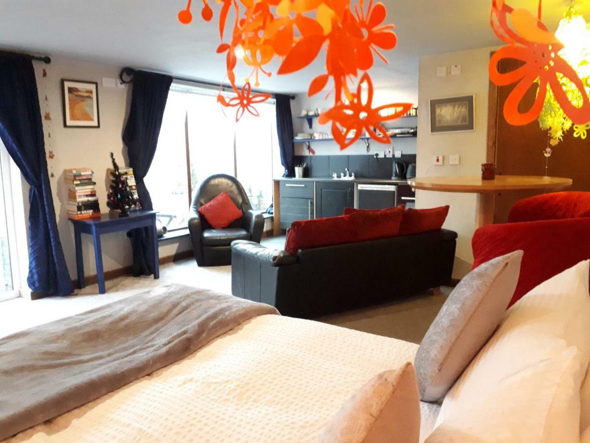 The Village Studio Apartments Moate Εξωτερικό φωτογραφία